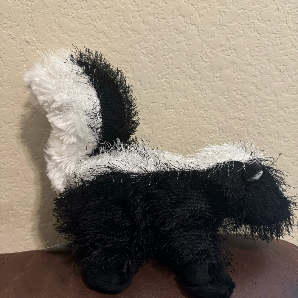 EUC Webkinz Skunk Plush